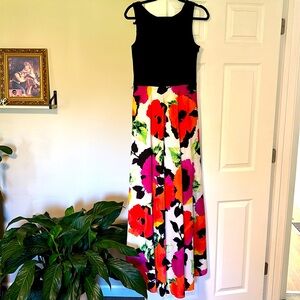 Stunning maxi dress in perfect condition!